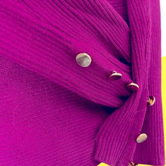 NWT FUCHSIA SWEATER - Size M - Picture 3 of 7